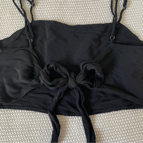 BRANDY MELVILLE - Black Tie Up Open Back Crop Top - Picture 4 of 6
